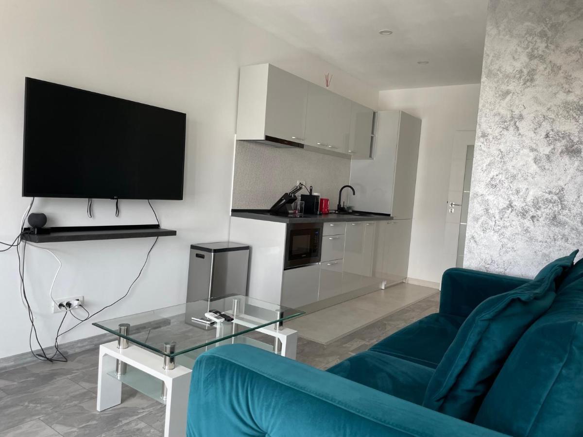 Cozy 2-Room Penthouse Lakeview W14 Бухарест Экстерьер фото